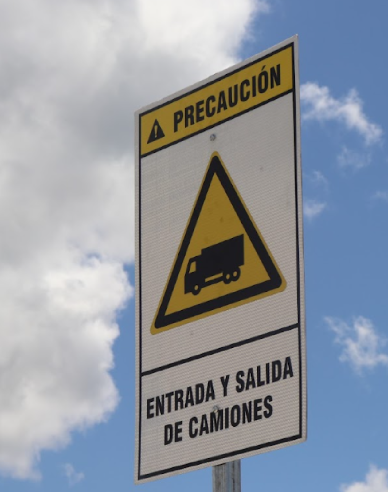 reducir-velocidad-señalización-tránsito